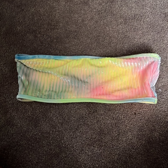 bikinis - Picture 5 of 8